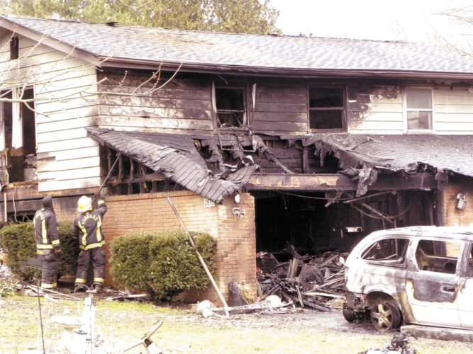 Smoke alarm saves family in Hubbard house fire News, Sports, Jobs